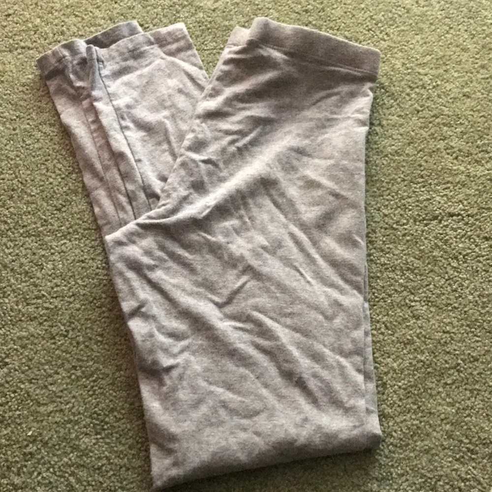 Gray leggings.